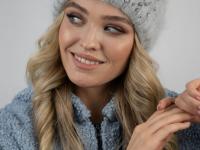 Шапка женская вязаная из ангоры с отворотом с бисером