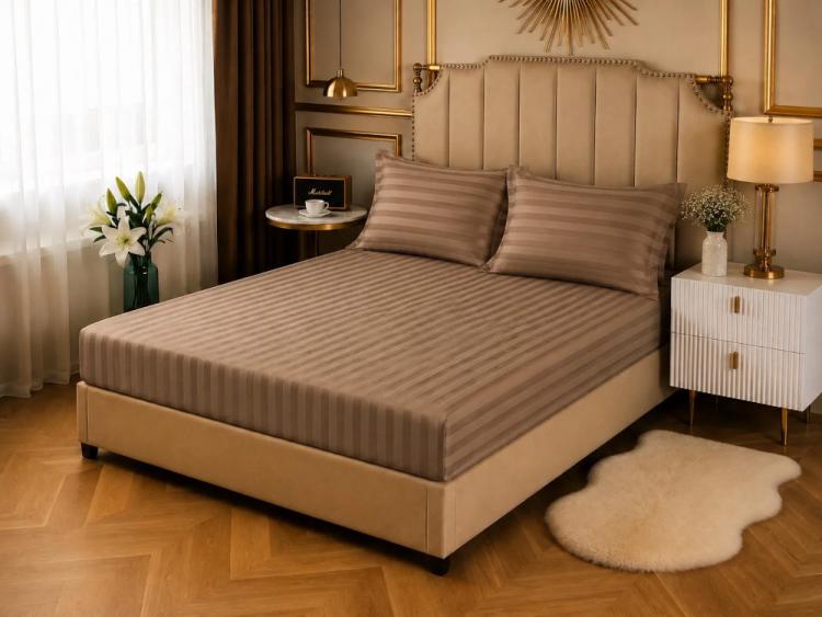 Простынь CottonShine сатин на резинке коричневая 180*200*30 с наволочками 50*70/2